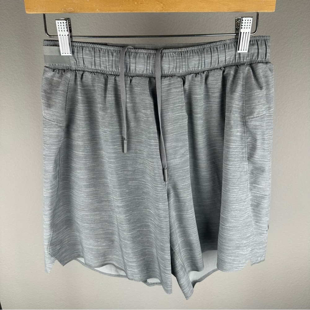 Lululemon Mens Surge Short 6" Brief Lining Grey Mens Size Medium LM7AB2S Running